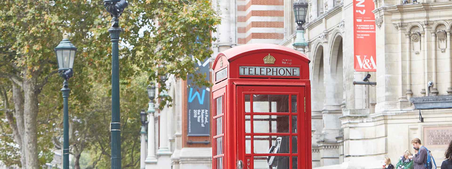 Red telephone box